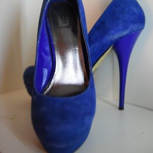 Bakers blue pump heels